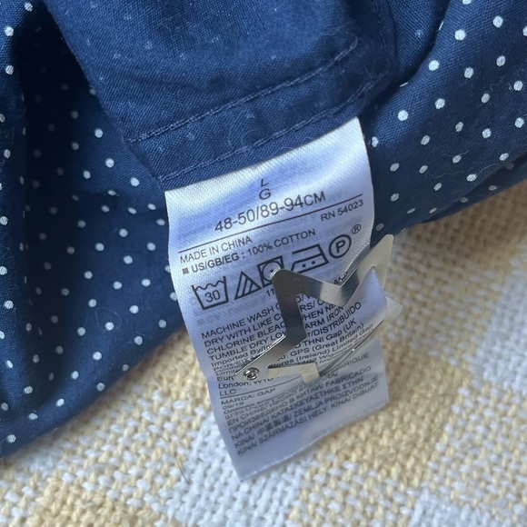 GAP Navy Blue Dotted Button Up Shirt - Picture 3 of 3